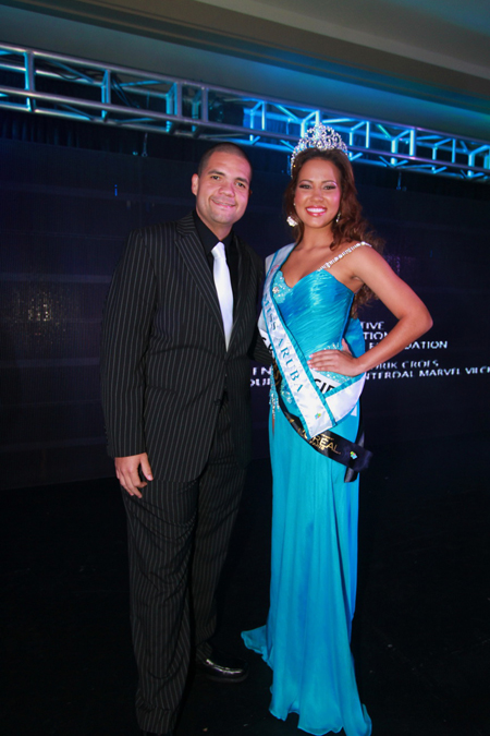 Larisa Leeuwe is Miss Aruba 2012